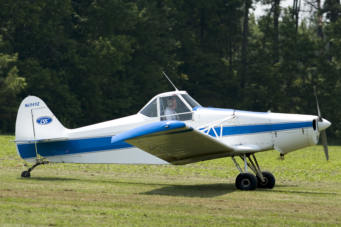 Tidewater Soaring Society gliderport scene.